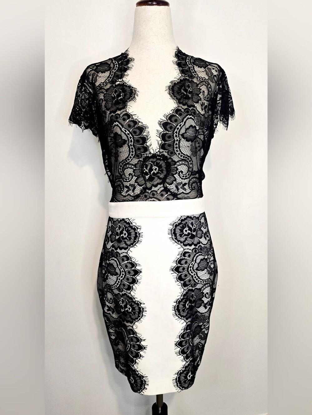 Bebe White Bodycon Dress Black Eyelash Lace Open Back Cocktail Party Dress 6